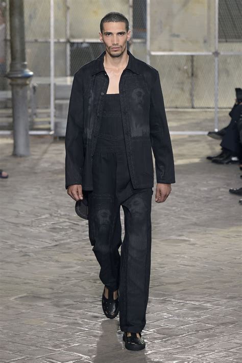 givenchy jesus|Givenchy Spring 2016 Menswear Collection .